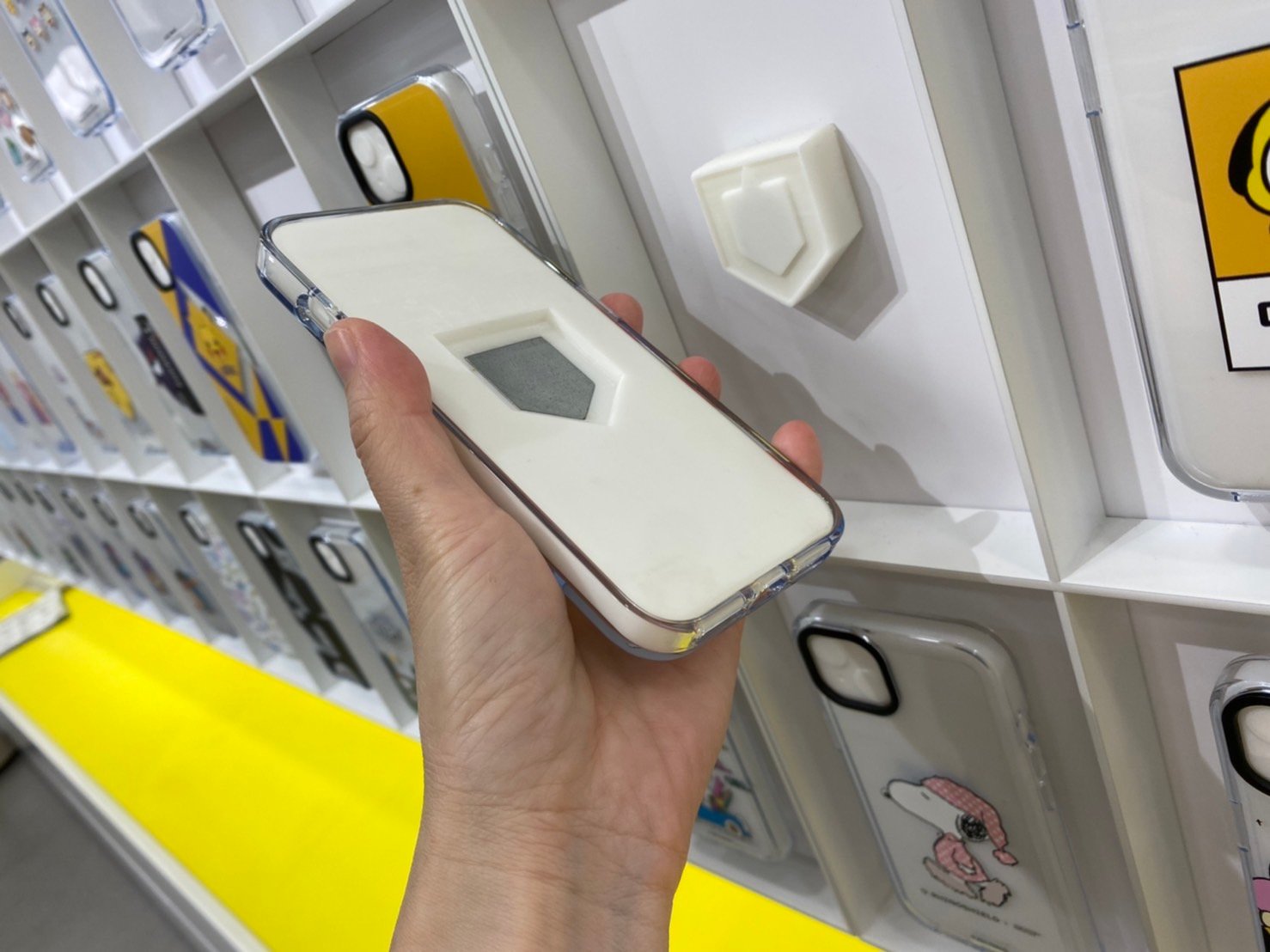 rhinoshield store display effects